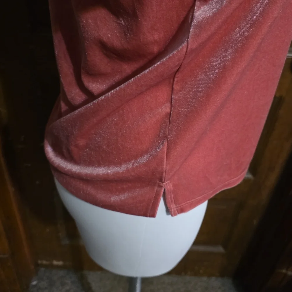 Old Navy Ruffle Velvet Sleeve Top Tyrell Rose Size XL (14)